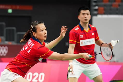 china badminton player.